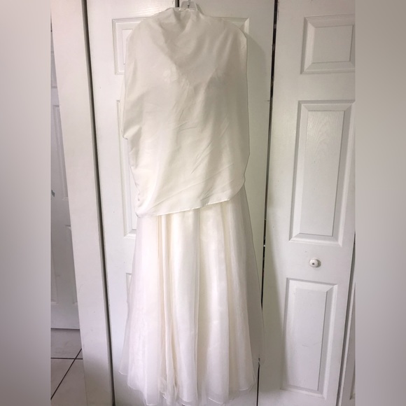 Galina Signature Wedding Dress - Picture 6 of 10